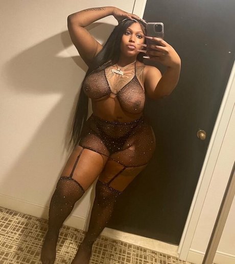 Hen Diorr star exclusive image