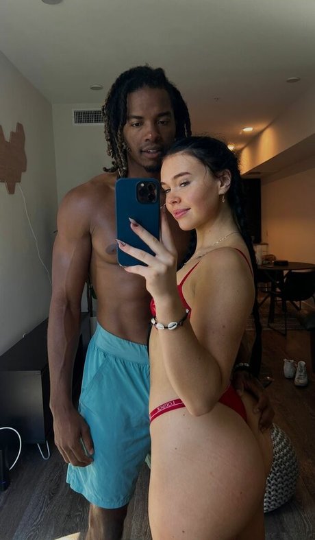 soleykj erotic pornstar image