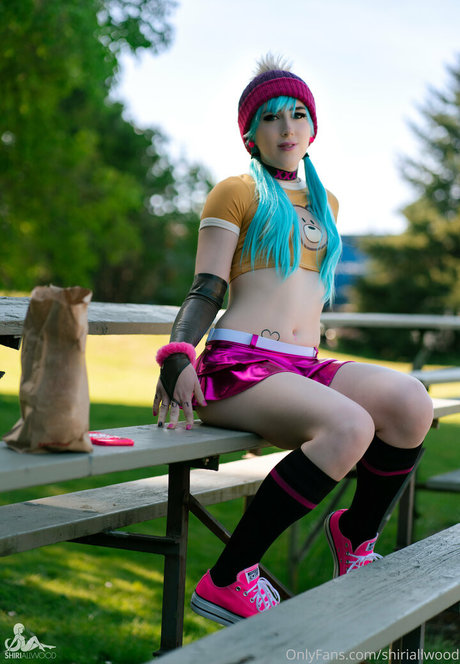 shiriallwood model nudes img