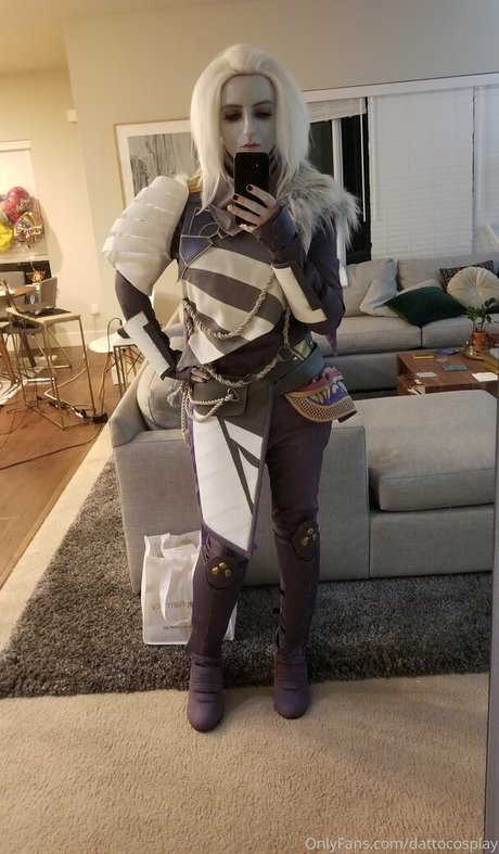 dattocosplay model high quality image