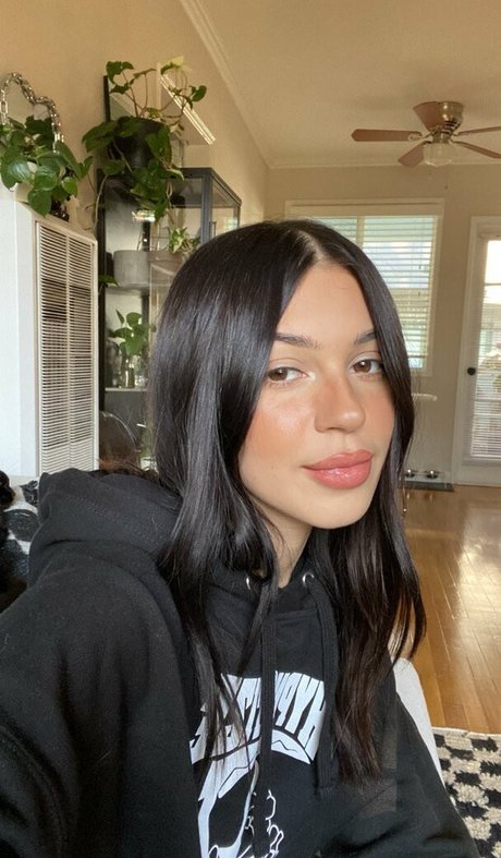 bbyevil nude pornstar img