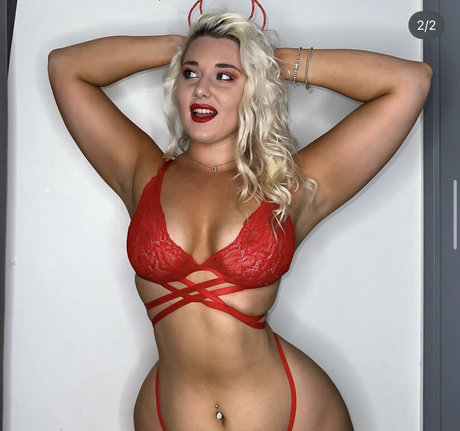 Molly Harding xxx pornstar pics