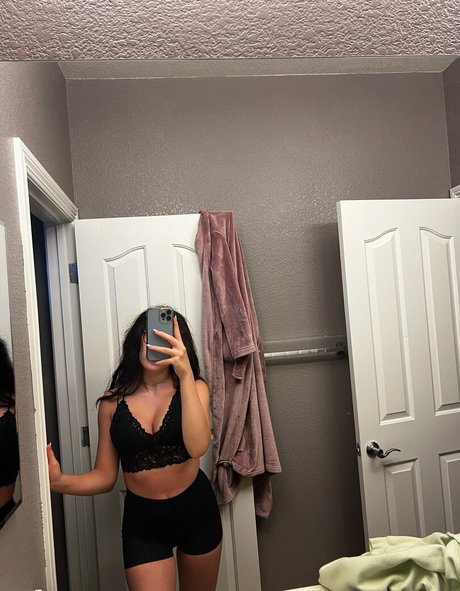 alexandra 999 free actress photo