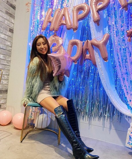 Jinnnyk porn actress image