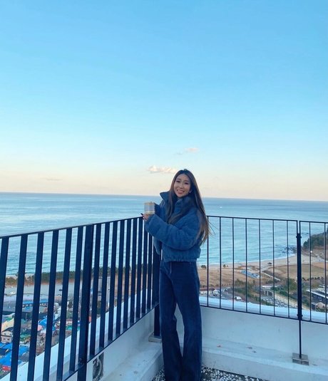 Jinnnyk top pornstar photos