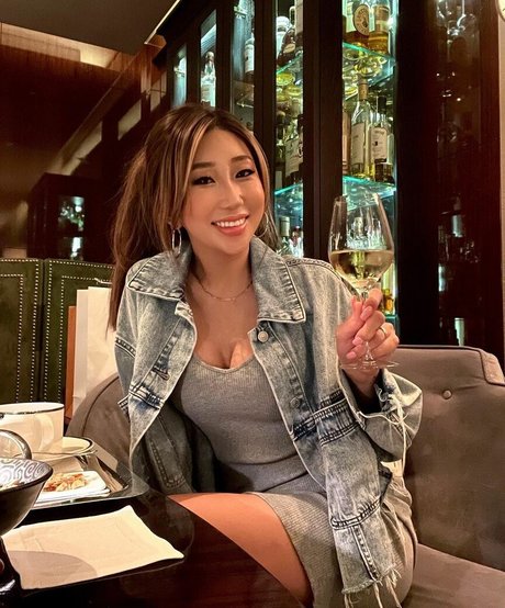 Jinnnyk naked pornstar archive