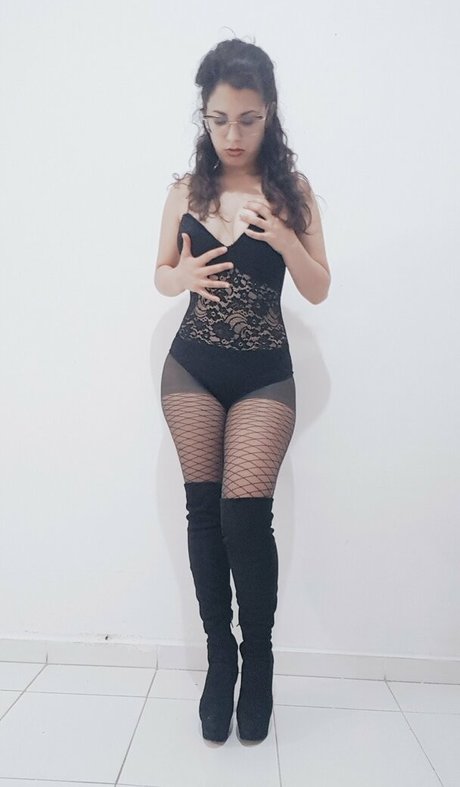 lizkiss1 nude model gallery