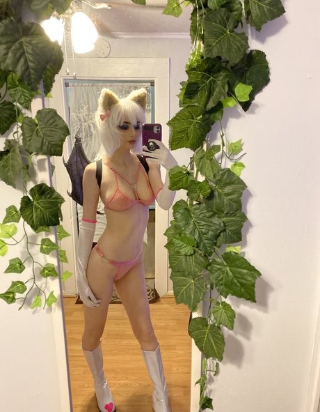 Hannuh hot pornstar images