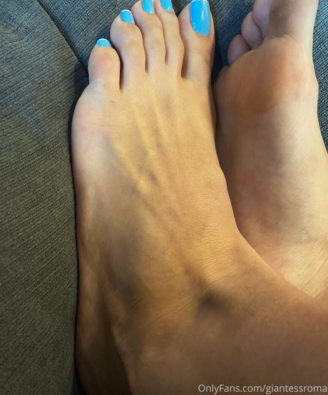 giantessroma erotic star photos