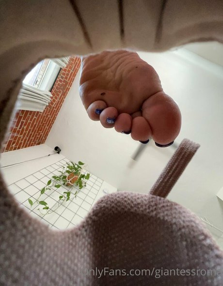 giantessroma Profile pic