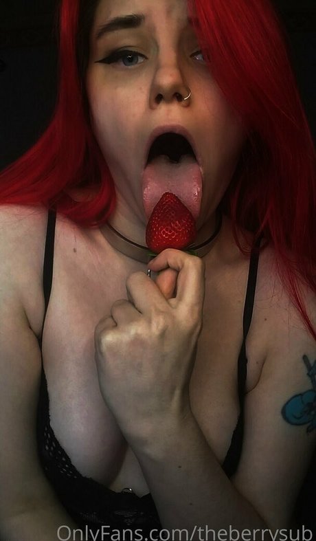 theberrysub model naked image