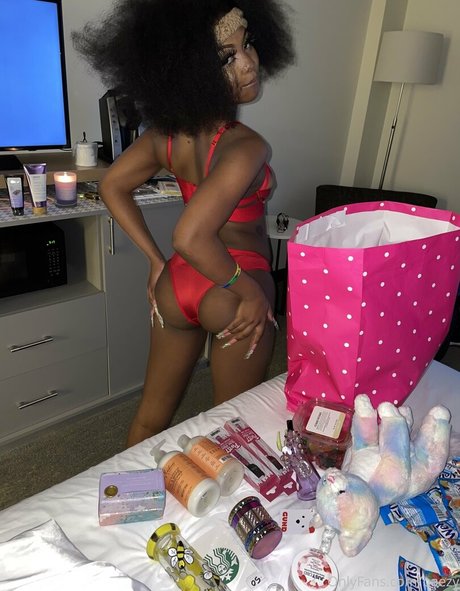 baezy naked model galleries