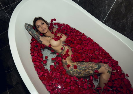 rizerae sex model picture