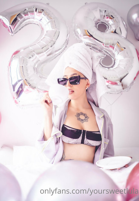 hotsweetlola pornstar pretty photos