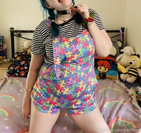 petiteivy nice model gallery