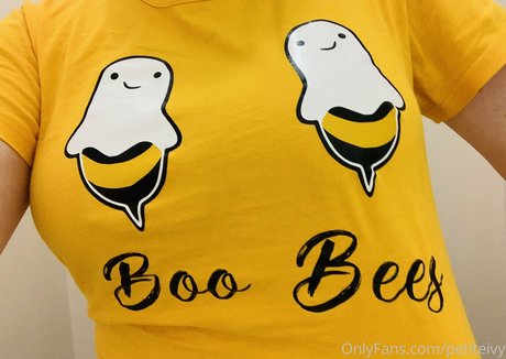 petiteivy model hot galleries