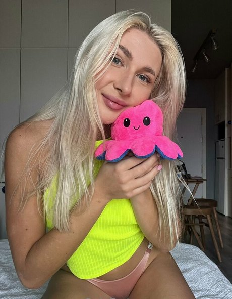 tanyahoney pornstar nude photo