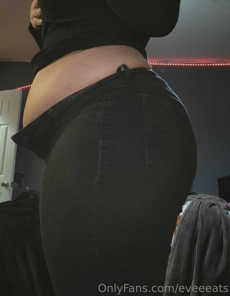 eveeeats model pornographic img