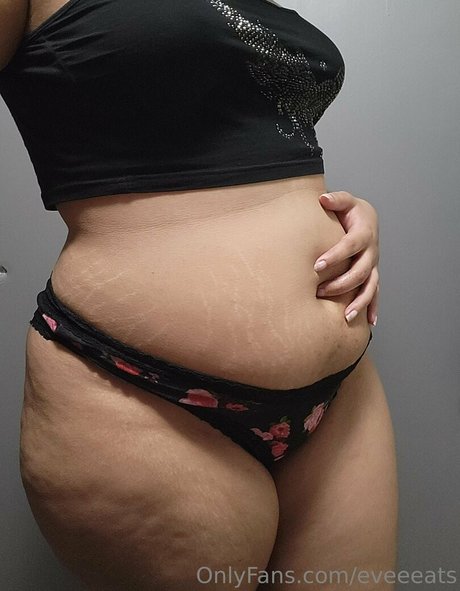 eveeeats model hd images