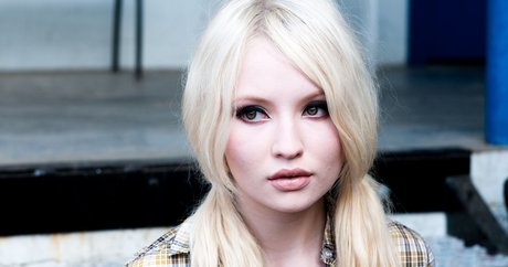Emily Browning porn star photos