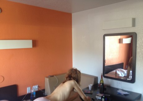 Emily Browning nudes star img