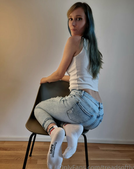 treadsoftly model naked pics