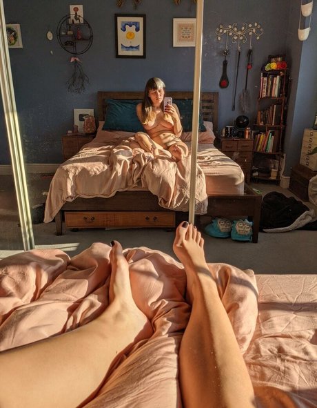 reedamberx pornstar nude photo