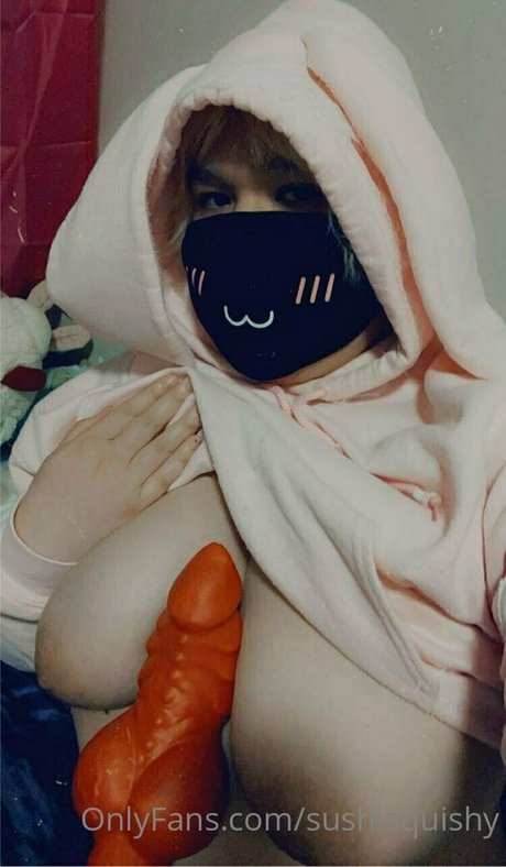 sushisquishy naked model photo