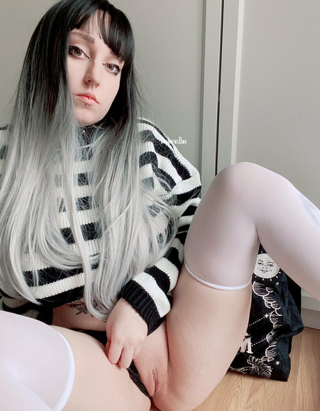 deidaraisbae hot actress image