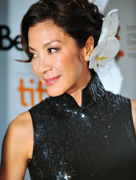 Michelle Yeoh model sexy img