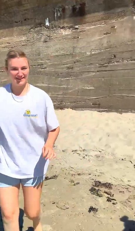 Liv Hanby actress img