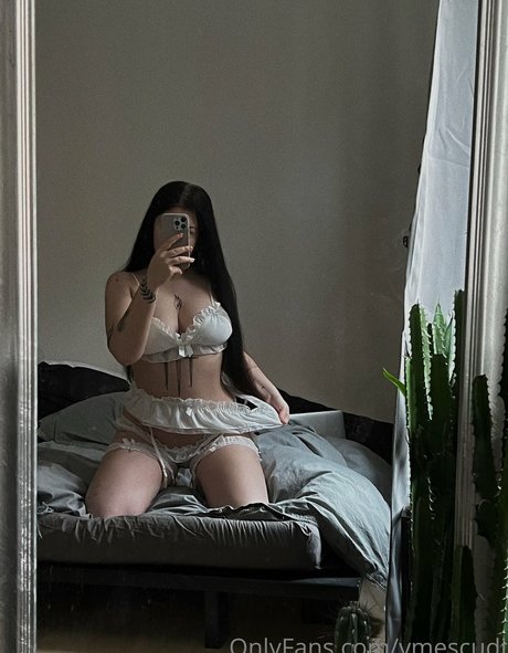 Veronika Mescudi xxx model img