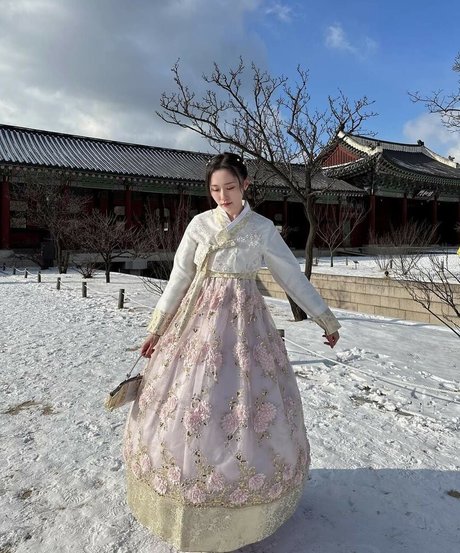 Vanessa Only4567 model naked images