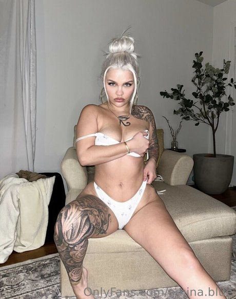 amina blue star nudes photos