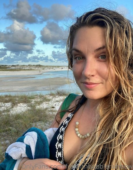 funwithbubblerainbow erotic model picture