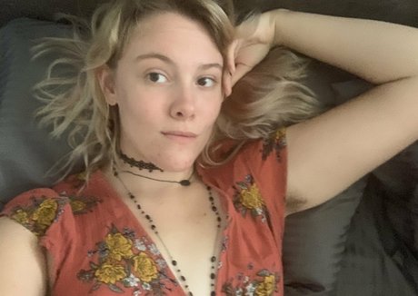 little doe pornstar exclusive gallery