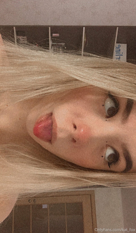 kat fox adult model img