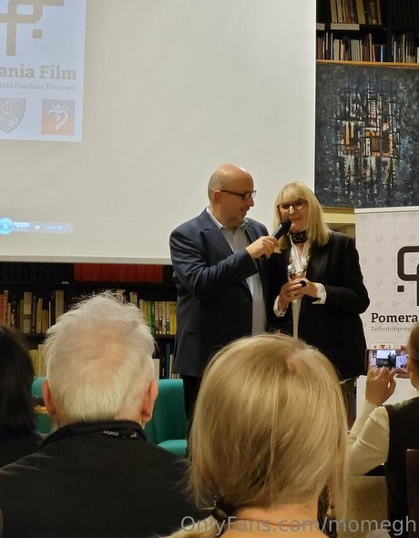 momegh free star photo