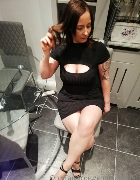 Greeneyez121 free pornstar picture