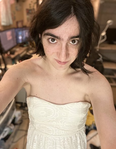 Orcastraw naked actress pic