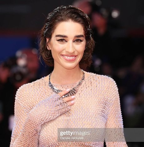 Simona Tabasco nude star picture