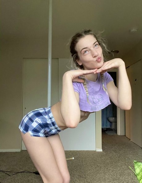 pixienicky erotic star photos