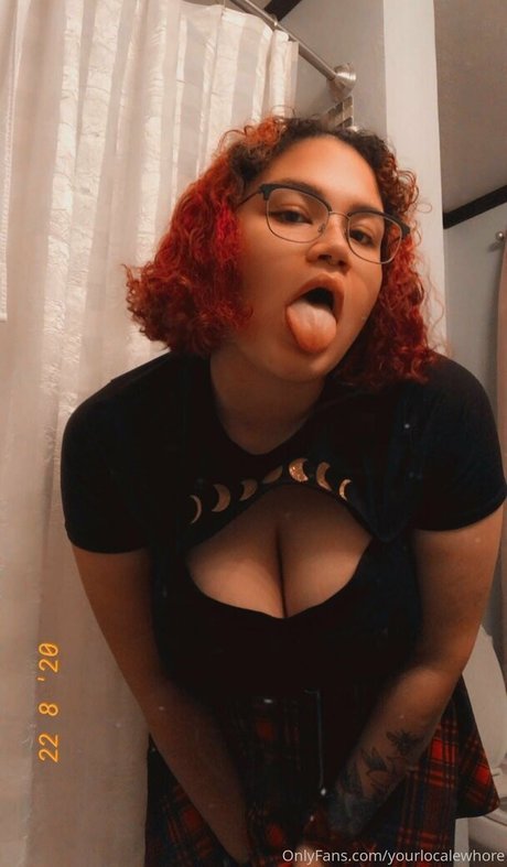yourlocalewhore star sexy pics