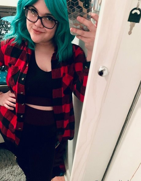 serenitaboo nude model pictures