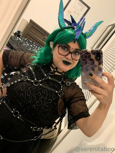 serenitaboo nudes model image