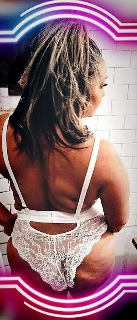 caribbeanmama xoxo model adult image