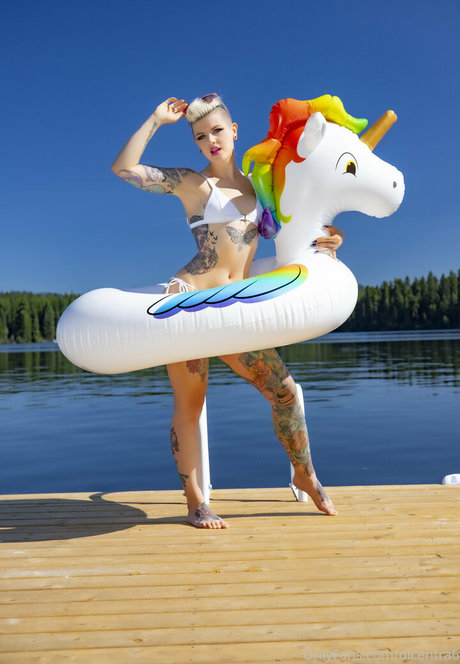 dicentra6 model pretty archive