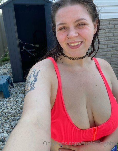funlovingbbw naked model photos