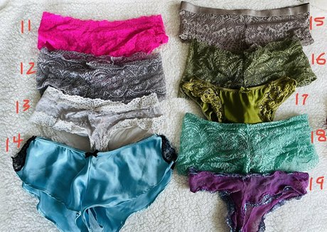 katiekey art model photo