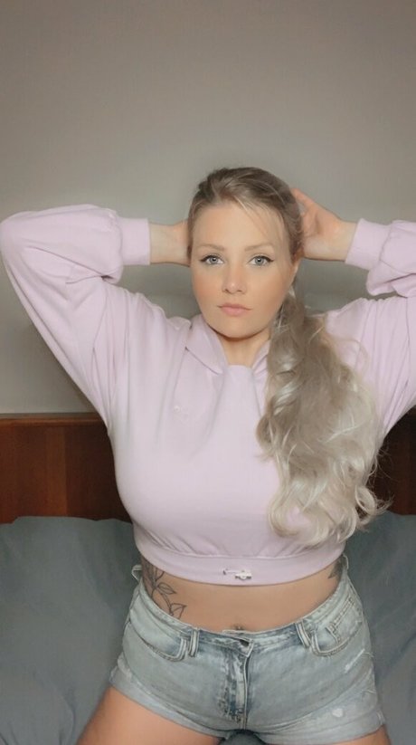 xsubtletease pretty model pics